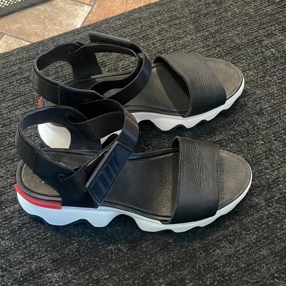 Sorel black and white chunky sandals